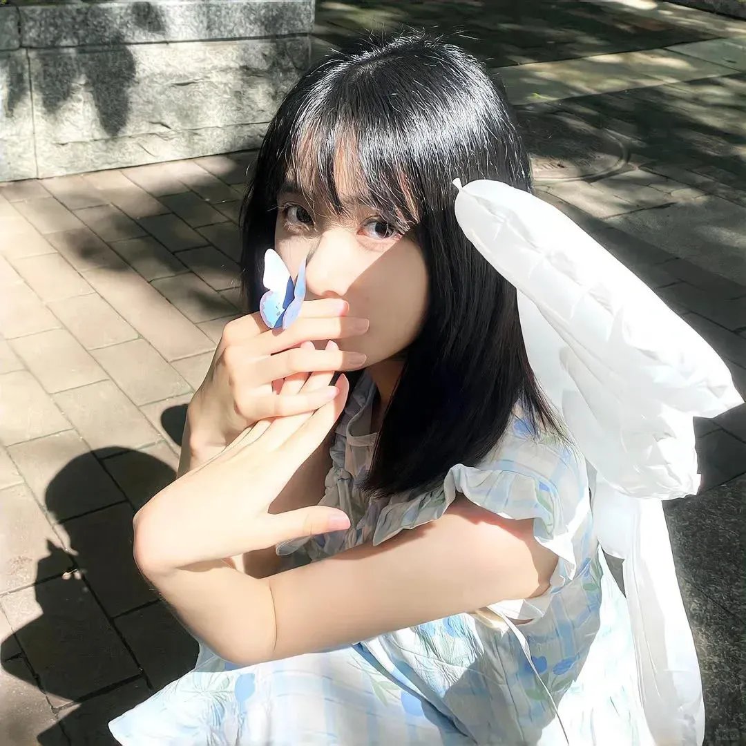 芒果和红色轮椅